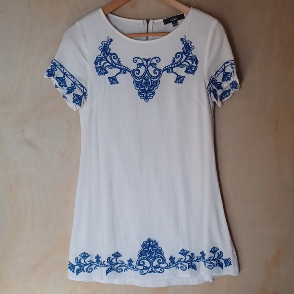 Lulus Tale To Tell Embroidered Shift Mini Dress, Short Sleeve, Blue, Ivory